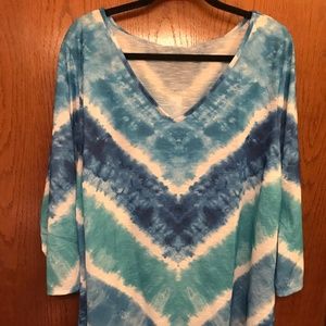 Tie dyed 3/4 length sleeve tunic